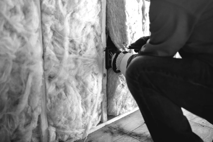 Aménagements intérieurs: Cloisons, petits aménagements et adaptations Pose d'équipements, accessoires et mobilier Modifications ponctuelles des espaces